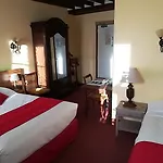 Hotel Saint Martin- Logis Et Restaurant Creully sur Seulles