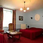 Saint Martin- Logis Et Restaurant Hotel 3*