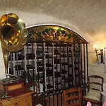 Saint Martin- Logis Et Restaurant Hotel Creully sur Seulles