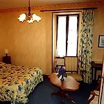 Saint Martin- Logis Et Restaurant 3*