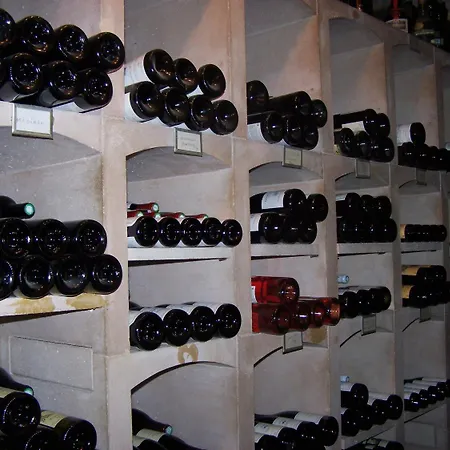 Hotel Saint Martin- Logis Et Restaurant Creully sur Seulles