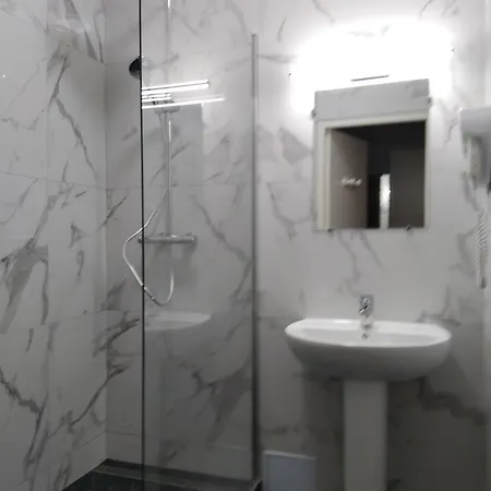 Saint Martin- Logis Et Restaurant