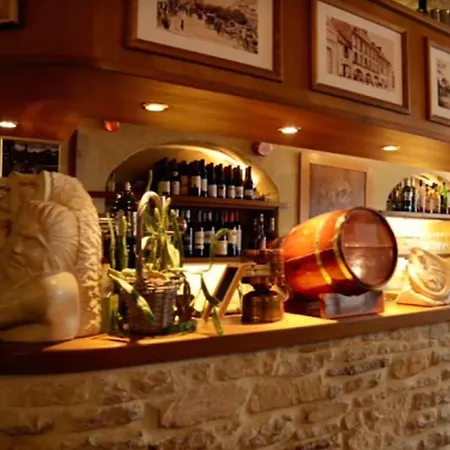 Saint Martin- Logis Et Restaurant