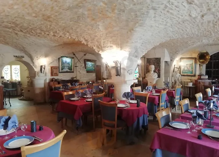 מלון Saint Martin- Logis Et Restaurant 3*