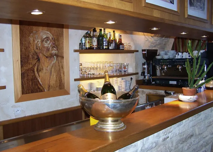 Saint Martin- Logis Et Restaurant Creully sur Seulles