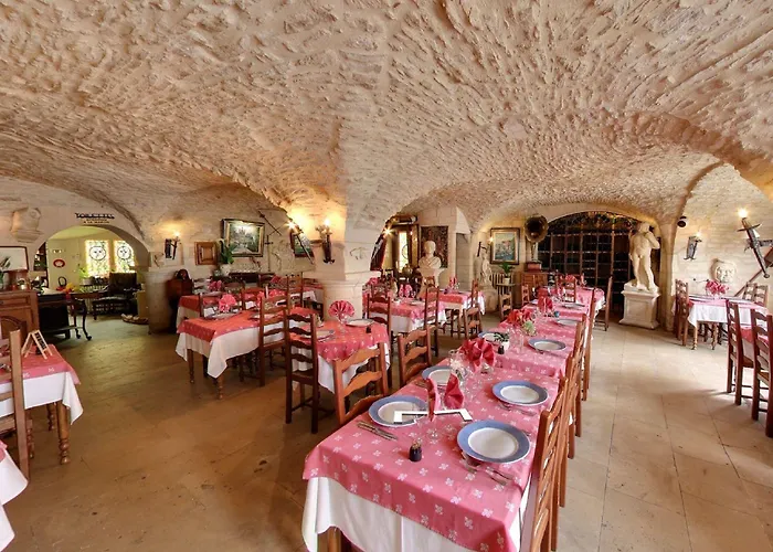 Saint Martin- Logis Et Restaurant Hotel Creully sur Seulles