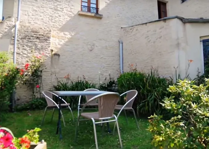 Saint Martin- Logis Et Restaurant Hotel Creully sur Seulles