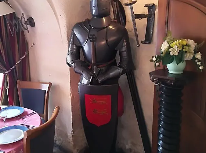 Hotel Saint Martin- Logis Et Restaurant Creully sur Seulles