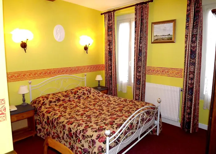 Saint Martin 3* Creully sur Seulles